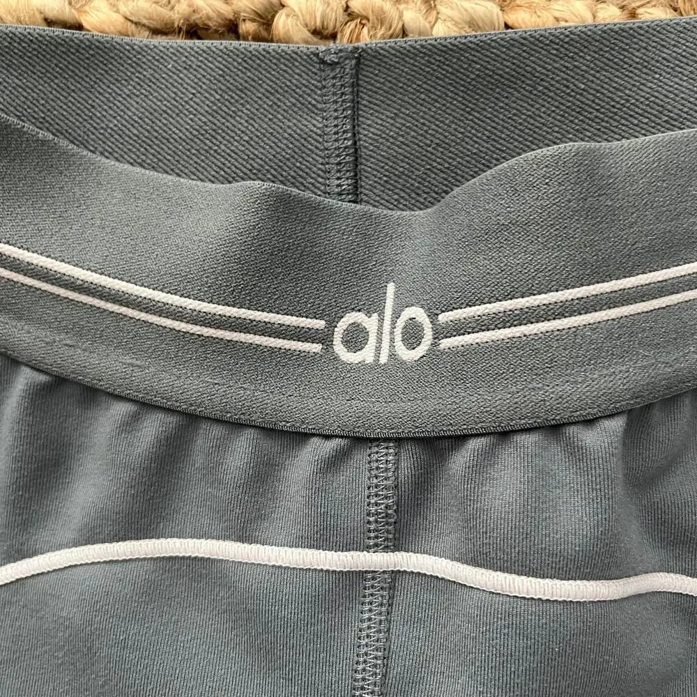 Alo Yoga Airbrush Heart Throb Leggings Gray White High Waist Full Length Size S